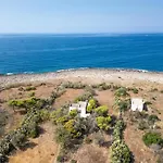 Poseidon Clima E Parking Tatil Evi