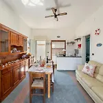 Poseidon Clima E Parking Tatil Evi